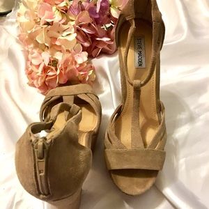 Steve Madden Taupe Platform Heels Suede Size 11
